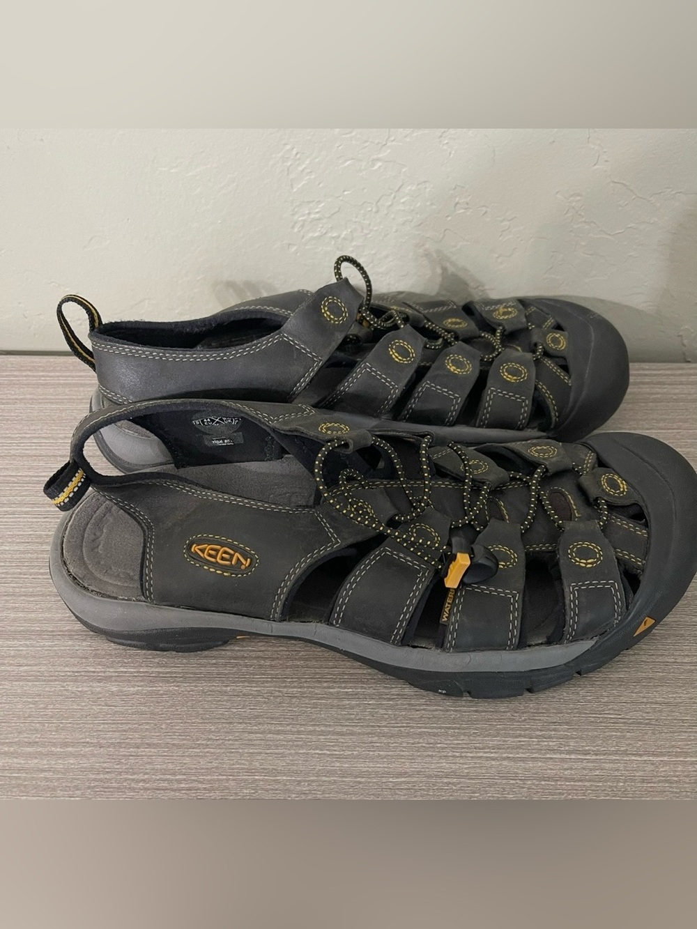 Keen Water Shoes Men’s Size 11 EU 44 Black Outdoor